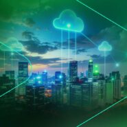 Cidade moderna com nuvens representando tecnologia em nuvem