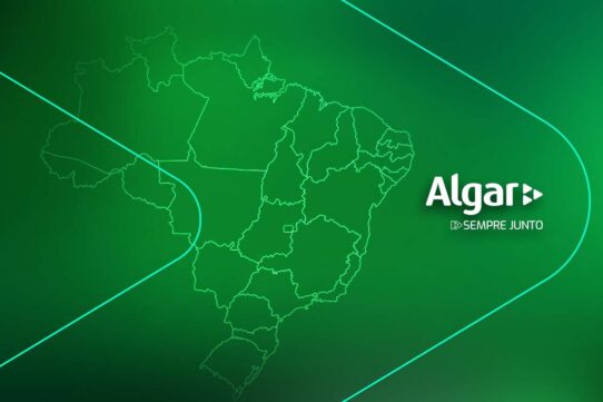 Mapa do Brasil com a logo da Algar e fundo verde.