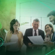 Reunião de equipe em ambiente moderno e colaborativo