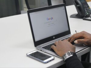 Notebook utilizado para realizar pesquisas em mecanismos de busca