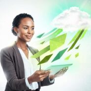 Mulher usando tablet com elementos gráficos digitais