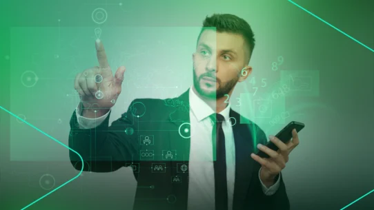 Homem interagindo com tecnologia