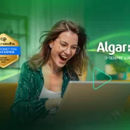 mulher sorrindo laptop algar