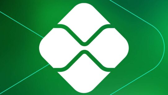 Logo branco em fundo verde com design moderno