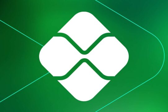 Logo branco em fundo verde com design moderno
